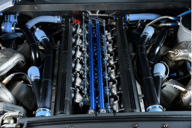 Bugatti EB110 Engine