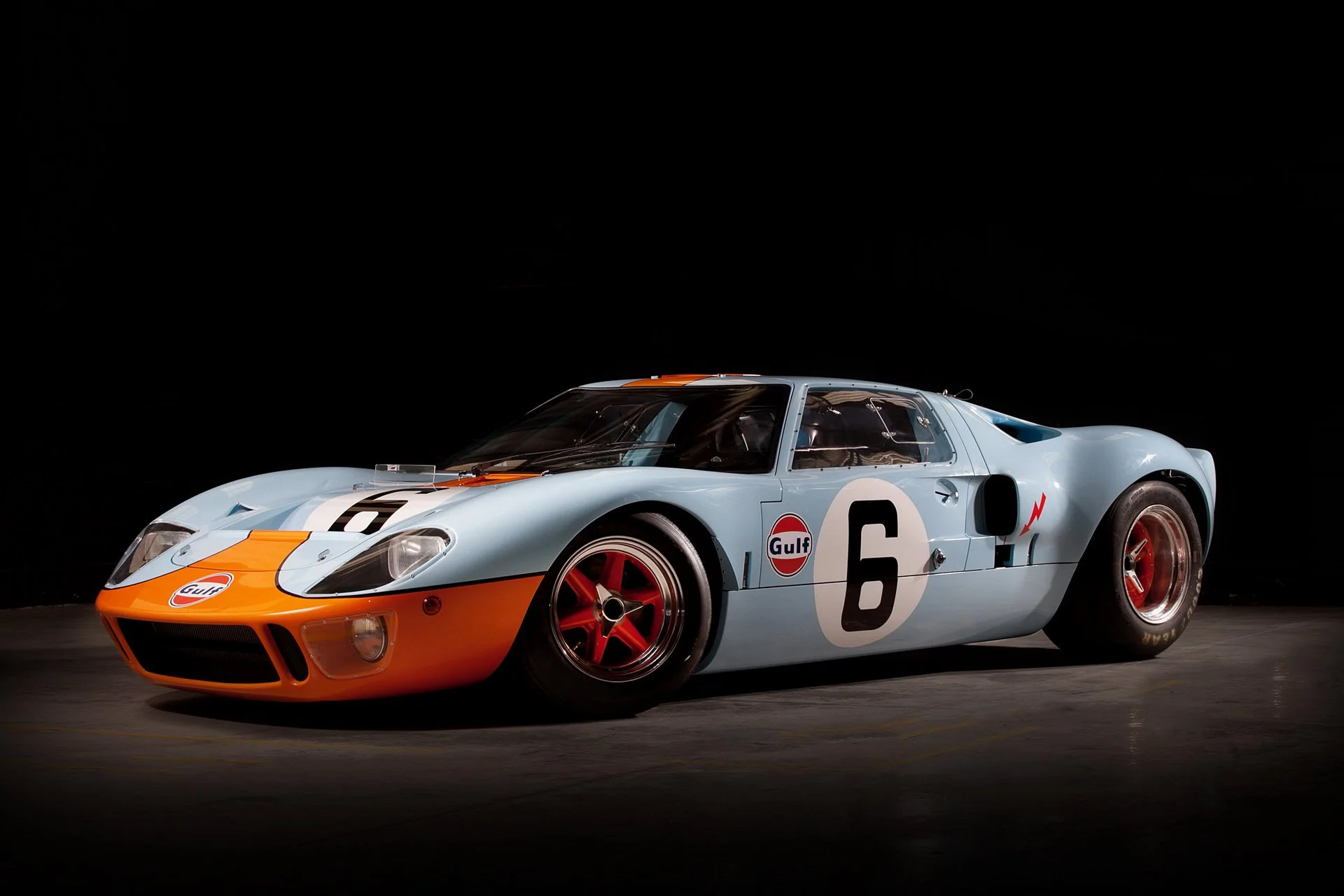 Ford-GT40-Le-Mans